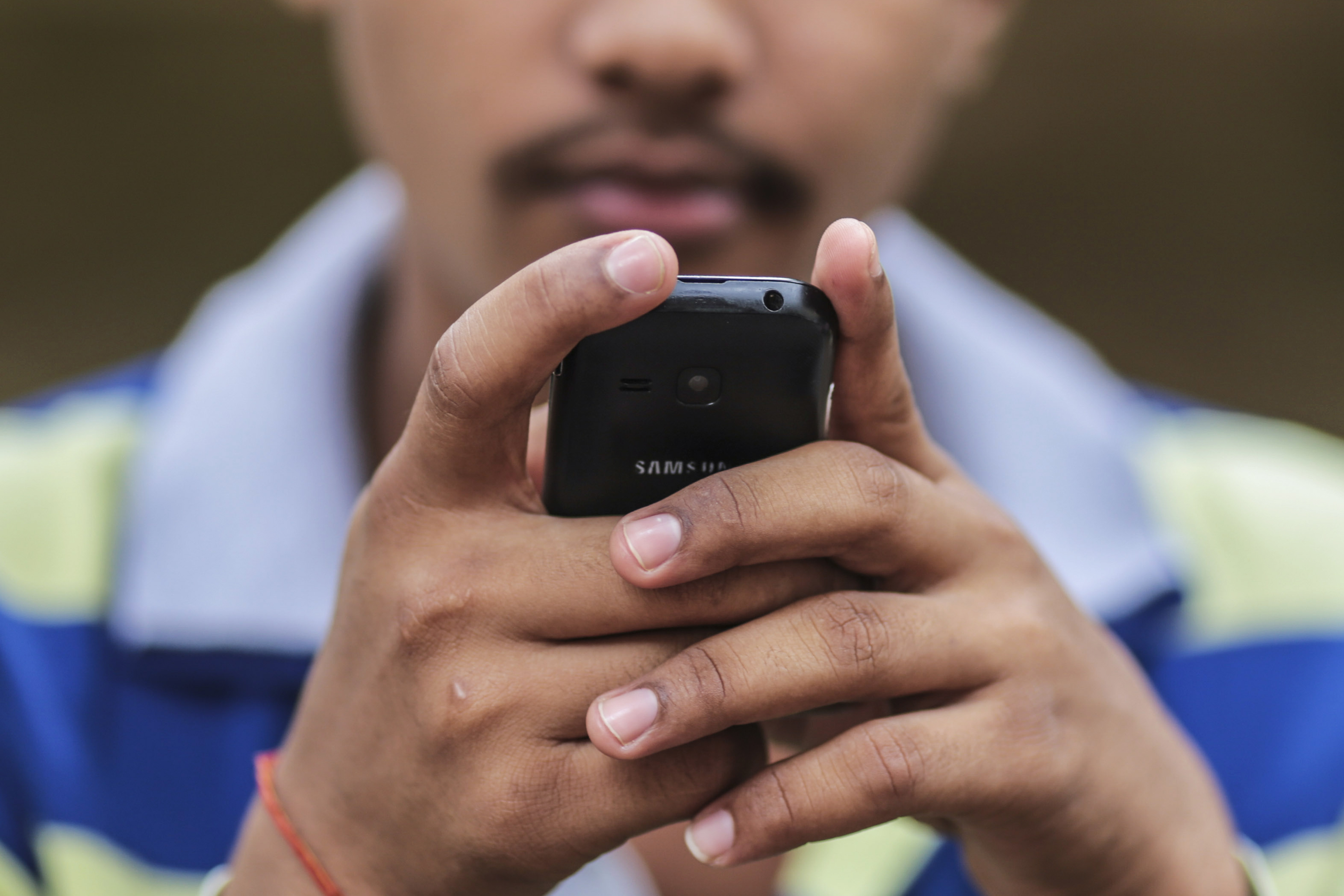 Mobile Internet Users In India Seen At 478 Million By June, Says Report